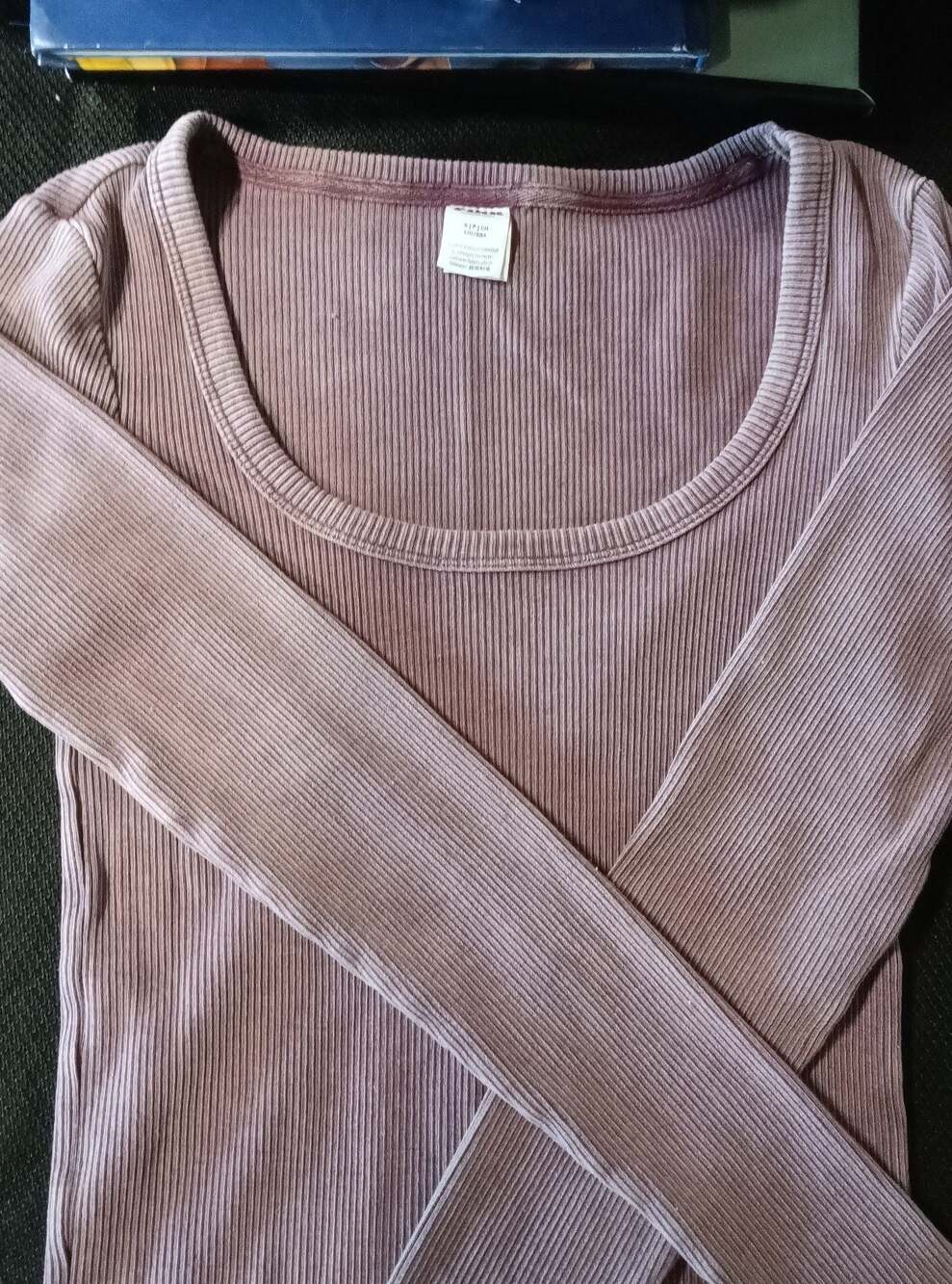 Long Sleeve Ribbed Scoop Neck VS